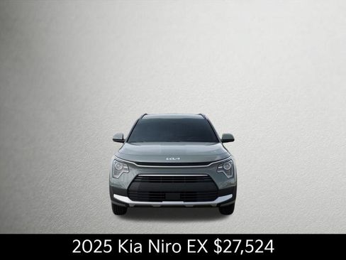 Used 2025 Kia Niro EX FWD image 8