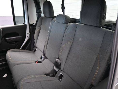 Used 2024 Jeep Gladiator Sport image 36