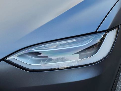 Used 2022 Tesla Model X image 27