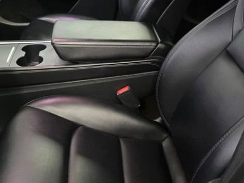 Used 2023 Tesla Model Y AWD image 8