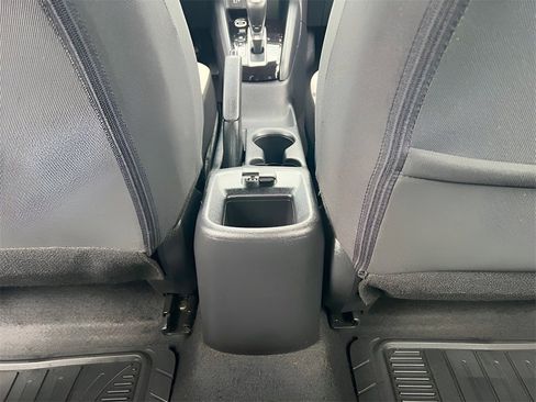 Used 2021 Nissan Versa SV image 18