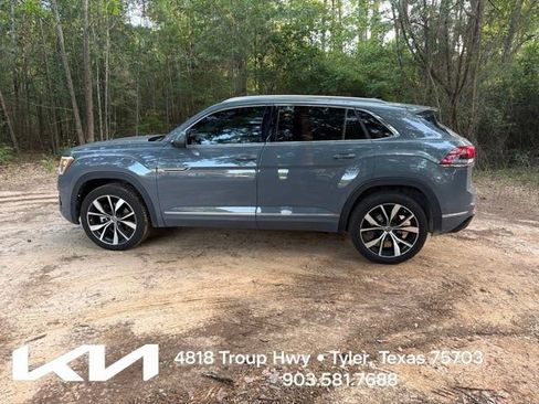 Used 2025 Volkswagen Atlas Cross Sport SEL Premium R-Line AWD/4WD image 7