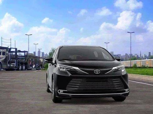 New 2026 Toyota Sienna Limited AWD/4WD image 24