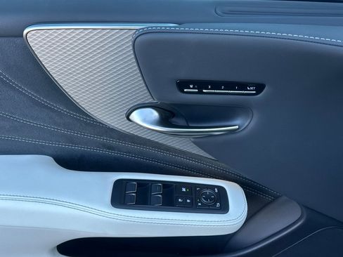 Used 2023 Lexus LS 500 F Sport image 11