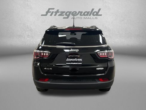 Used 2025 Jeep Compass Latitude AWD/4WD image 4