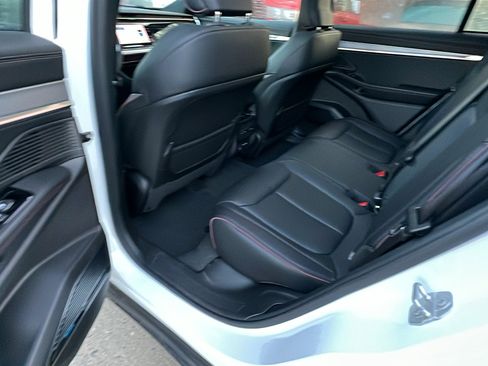 Used 2024 Jeep Wagoneer Launch Edition image 25