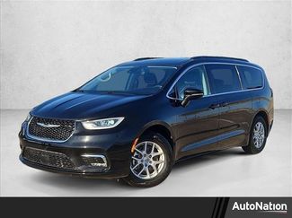 Used 2022 Chrysler Pacifica Touring-L video 1