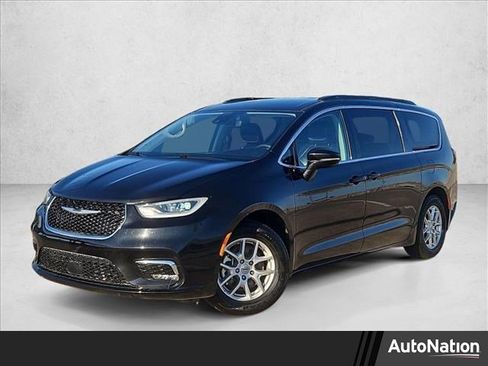 Used 2022 Chrysler Pacifica Touring-L image 1