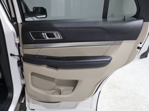 Used 2019 Ford Explorer XLT w/ Equipment Group 202A AWD/4WD image 20