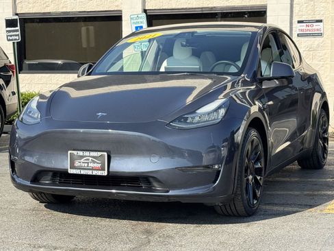 Used 2021 Tesla Model Y Long Range AWD/4WD image 17