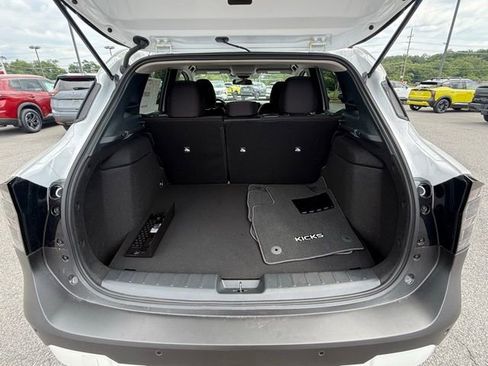New 2025 Nissan Kicks SV image 15