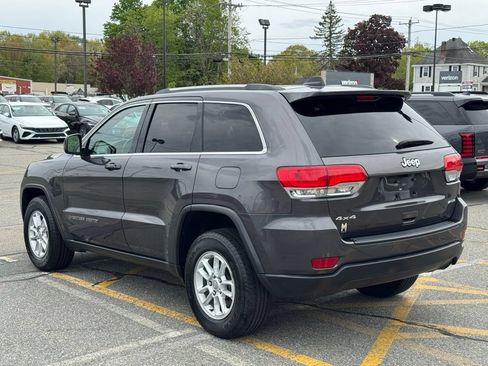 Used 2019 Jeep Grand Cherokee Laredo AWD/4WD image 2