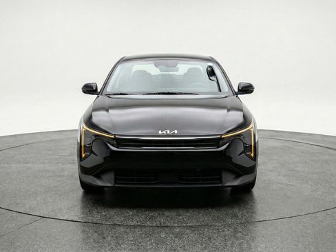 Used 2025 Kia K4 LXS image 2