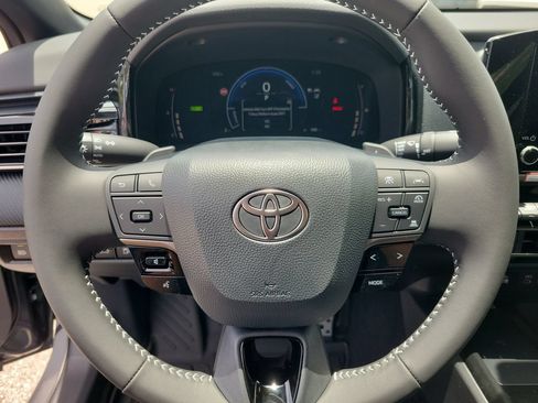 Used 2026 Toyota Camry SE FWD image 19