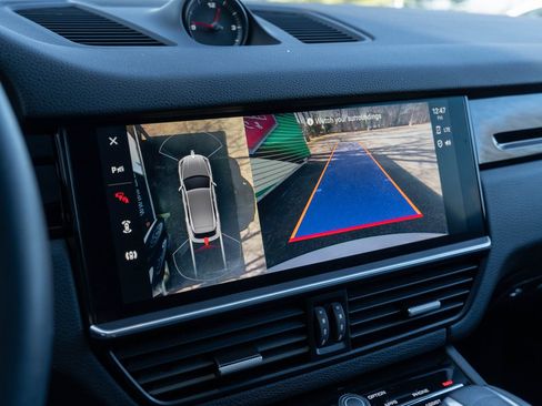 Certified 2023 Porsche Cayenne S image 28