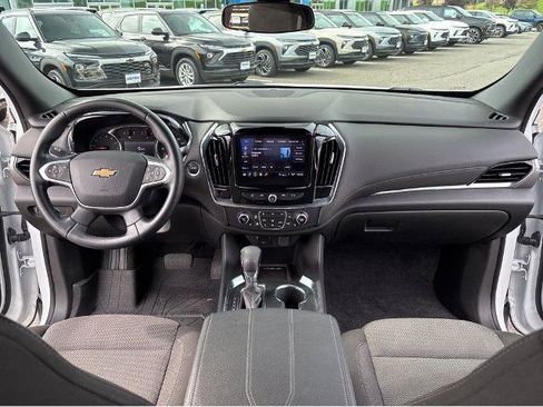 Used 2023 Chevrolet Traverse LT w/ LPO, Floor Liner Package AWD/4WD image 9