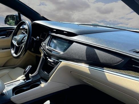 Used 2017 Cadillac XT5 FWD image 26
