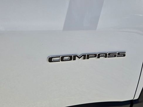 Certified 2022 Jeep Compass Limited AWD/4WD image 11