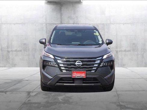 Used 2025 Nissan Rogue SV image 4