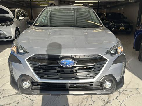 Used 2025 Subaru Outback Onyx Edition AWD/4WD image 2