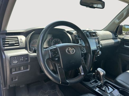 Used 2020 Toyota 4Runner TRD Off-Road Premium w/ Moonroof Package AWD/4WD image 11