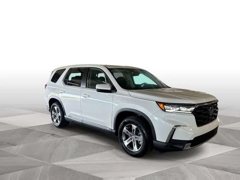 Used 2025 Honda Pilot EX-L image 2