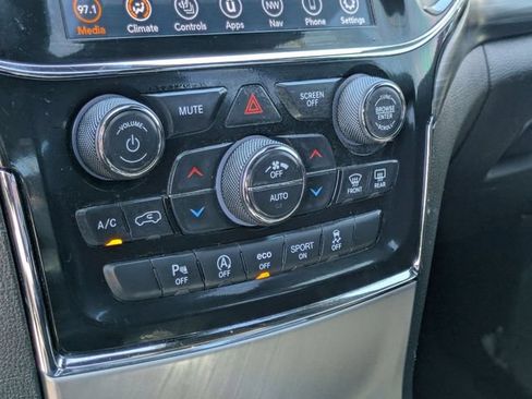 Used 2021 Jeep Grand Cherokee Altitude AWD/4WD image 22