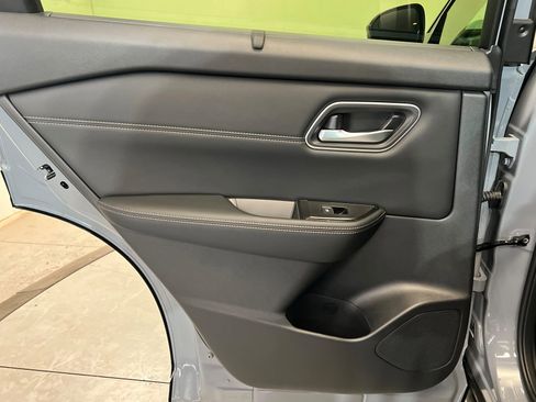 New 2026 Nissan Rogue Platinum w/ Platinum Premium Package image 18