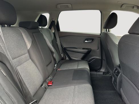 Used 2023 Nissan Rogue SV image 18