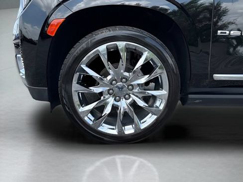 Used 2023 GMC Yukon Denali AWD/4WD image 27