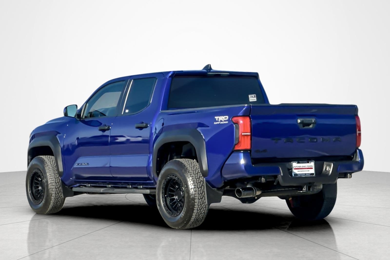 Certified 2025 Toyota Tacoma TRD Off-Road AWD/4WD image 3