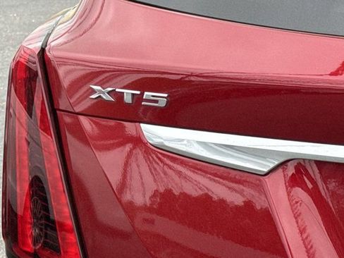 Used 2023 Cadillac XT5 Premium Luxury w/ Technology Package AWD/4WD image 9