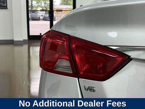 Used 2019 Chevrolet Impala LT FWD image 12