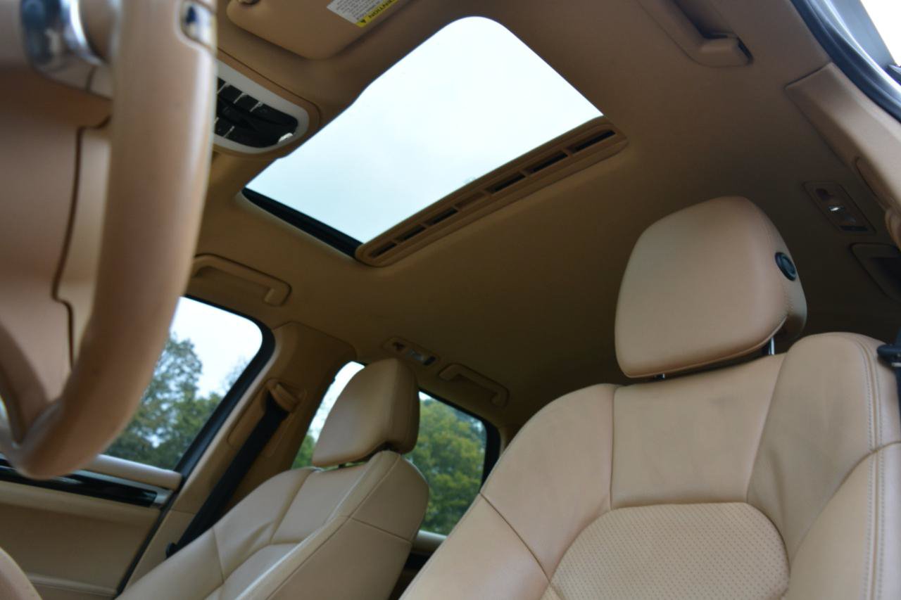 Used 2013 Porsche Cayenne AWD/4WD image 12