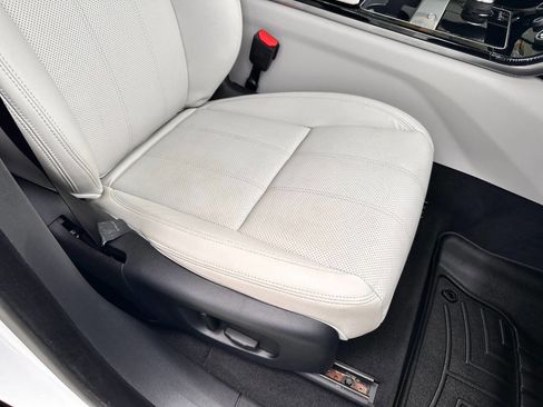 Used 2019 Land Rover Range Rover Velar S AWD/4WD image 62