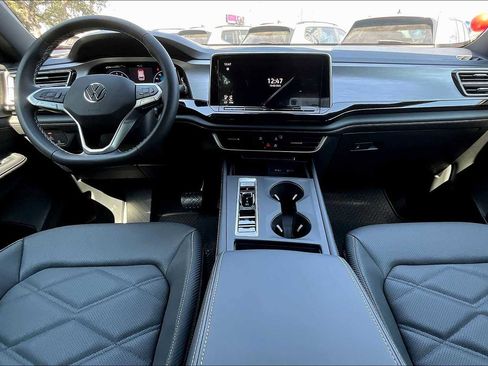 New 2026 Volkswagen Atlas Cross Sport SE image 5