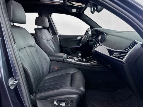 Used 2019 BMW X7 xDrive50i w/ M Sport Package image 39