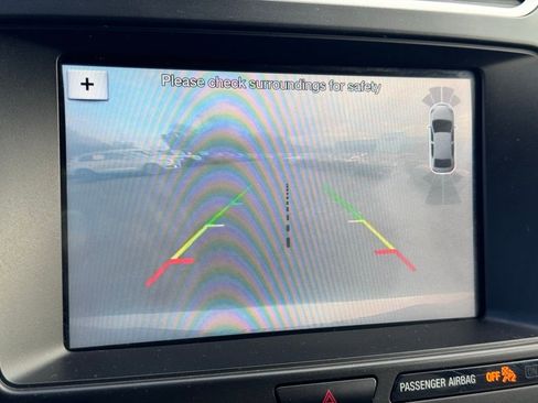 Used 2017 Ford Explorer XLT w/ Equipment Group 202A image 11