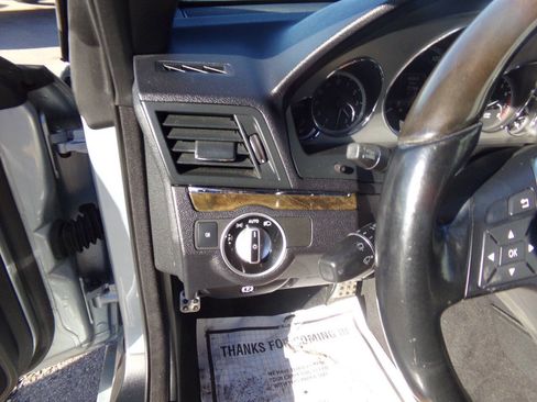 Used 2013 Mercedes-Benz E 350 Cabriolet w/ Premium 2 Pkg image 10