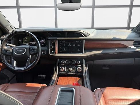 Used 2023 GMC Yukon XL Denali Ultimate AWD/4WD image 19