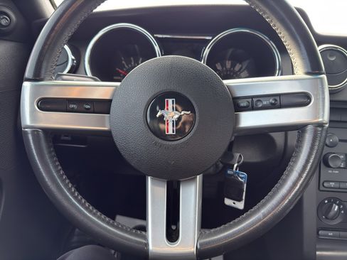 Used 2007 Ford Mustang Coupe image 16