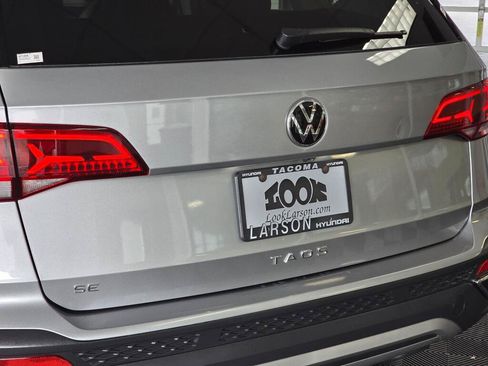 Used 2024 Volkswagen Taos SE FWD image 12