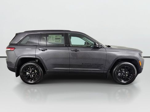 New 2026 Jeep Grand Cherokee Altitude AWD/4WD image 3