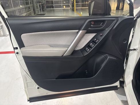 Used 2018 Subaru Forester 2.5i image 11