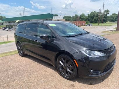Used 2020 Chrysler Pacifica Touring-L w/ Advanced Safetytec Group