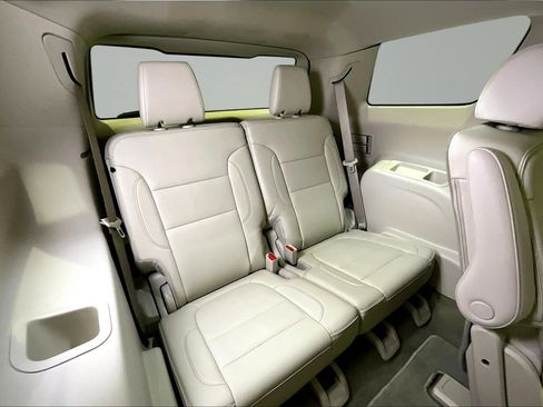 Used 2023 GMC Acadia Denali AWD/4WD image 24