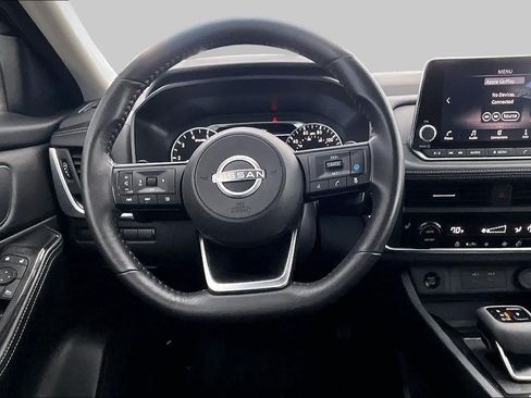 Certified 2024 Nissan Rogue SV w/ SV Premium Package FWD image 6