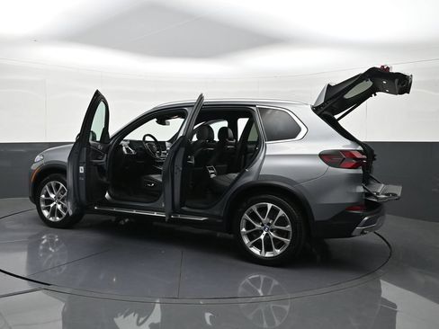 Used 2024 BMW X5 sDrive40i w/ Premium Package RWD image 43