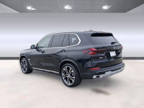 Used 2026 BMW X5 sDrive40i w/ Premium Package RWD image 3