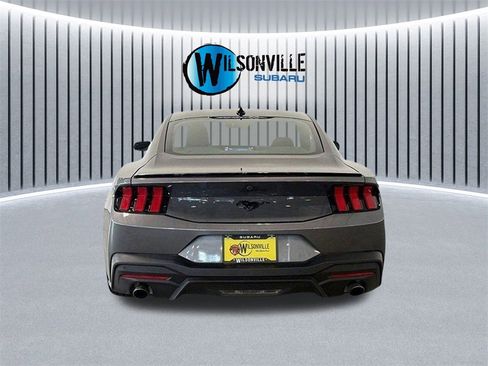 Used 2025 Ford Mustang Premium image 5